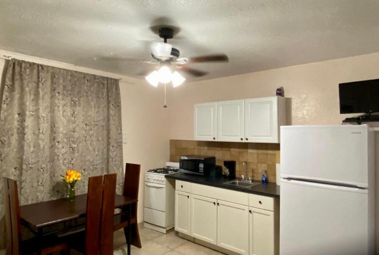 Hallandale Beach Motel With Free Parking And Full Kitchen ! No Extra Fees! Accepting Cash! Exterior photo