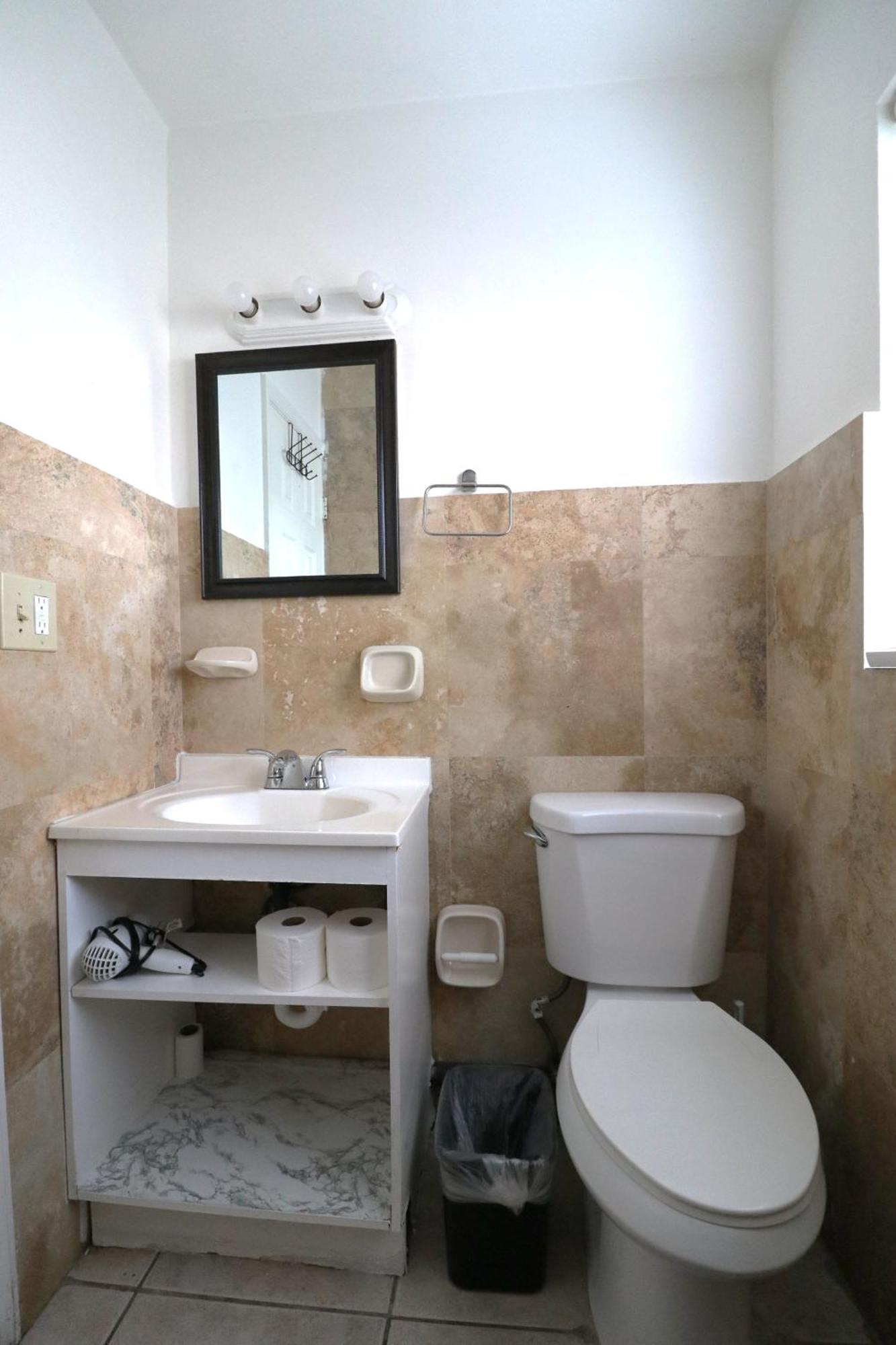 Hallandale Beach Motel With Free Parking And Full Kitchen ! No Extra Fees! Accepting Cash! Exterior photo